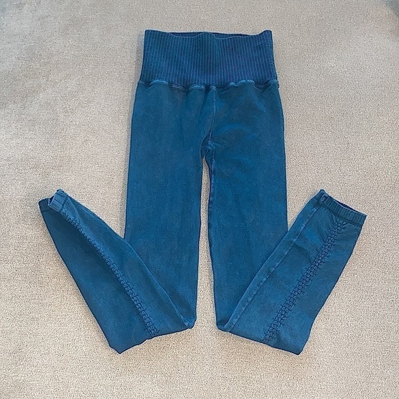 Free People FP Movement High Rise Leggings Size: XS/S - Picture 3 of 5
